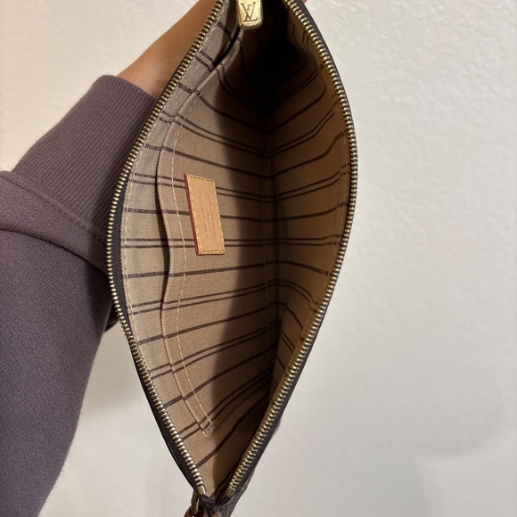 Louis Vuitton Neverfull MM - Picture 6 of 6